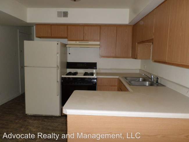 Building Photo - 512 Roberts Dr
