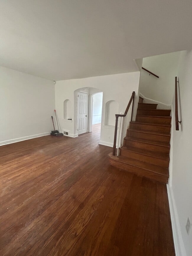 Photo - 66 Allison St NE House