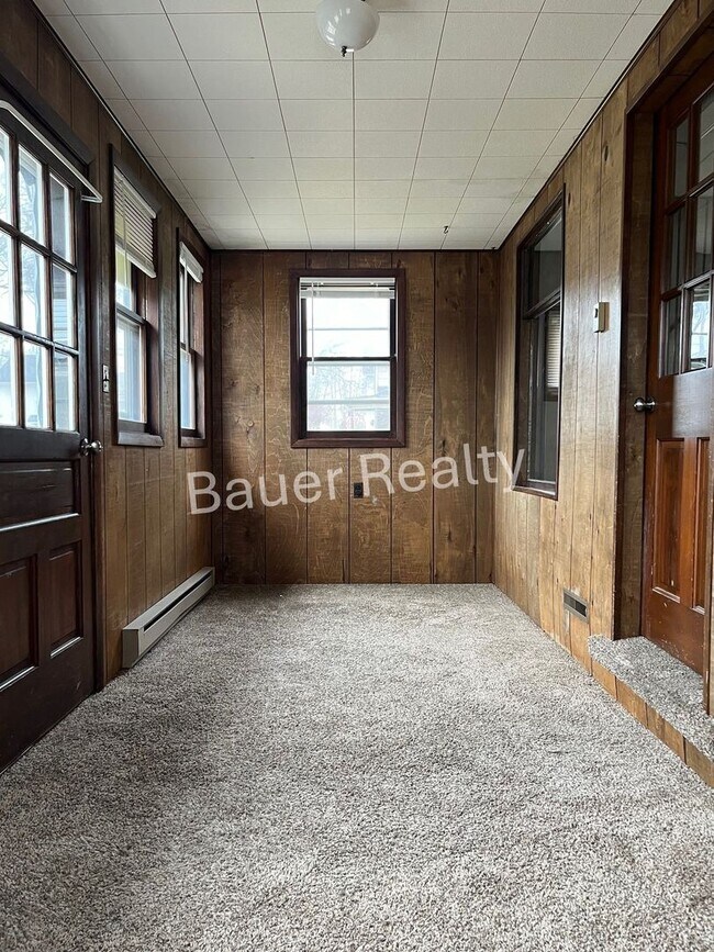 Foto del edificio - 3 -4 Bedroom Home Near Brookside Park