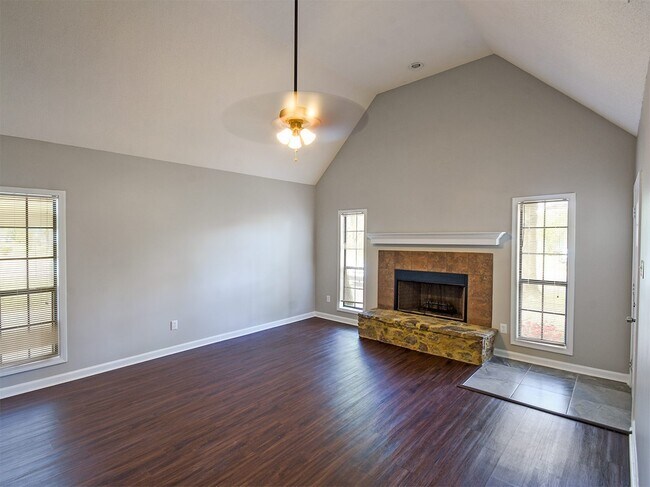 Foto del edificio - Updated and charming 3 bed, 2 bath with SU...