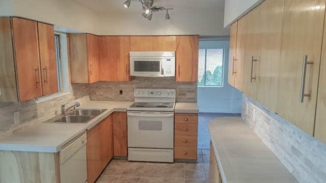 Building Photo - 4105 Edgehill Dr