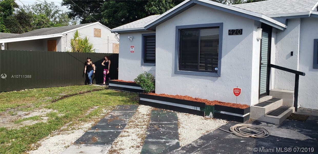 Primary Photo - 420 NW 95th St