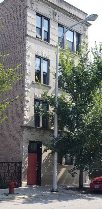 Primary Photo - 1117 S Racine Ave