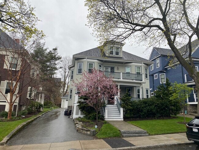 Foto del edificio - 15 Radford Ln