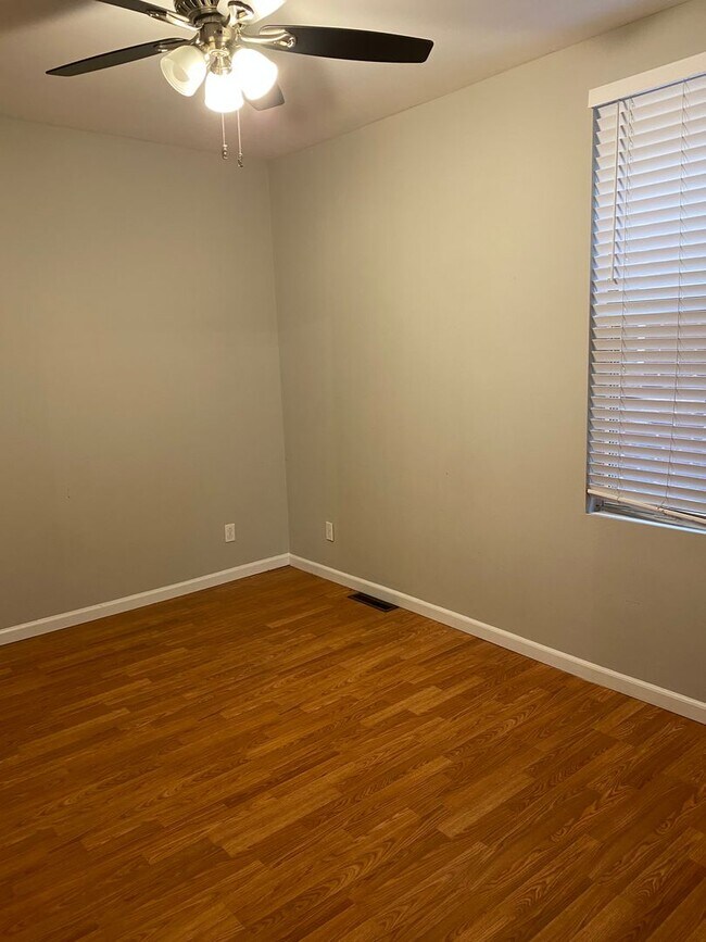 Building Photo - Wonderful home across from beautiful Park!...