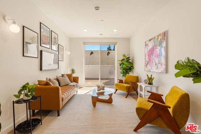 Foto del edificio - 1759 N Gower St