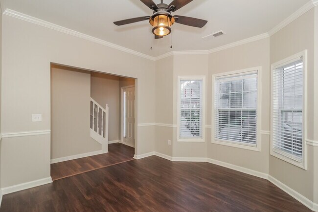 Building Photo - 42 Brookvalley Ct W