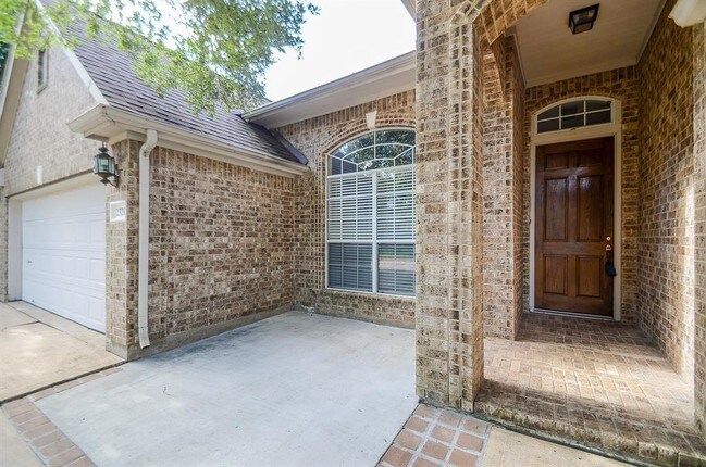 Building Photo - 23211 Colony Green Dr