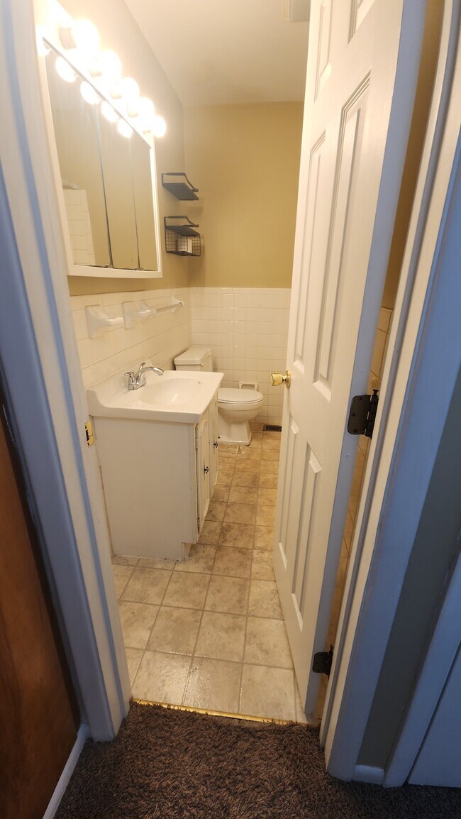 Building Photo - 5025 S Walcott St