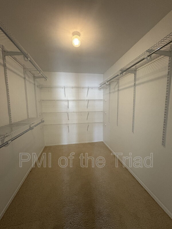 Foto del edificio - 3123 Colony Dr
