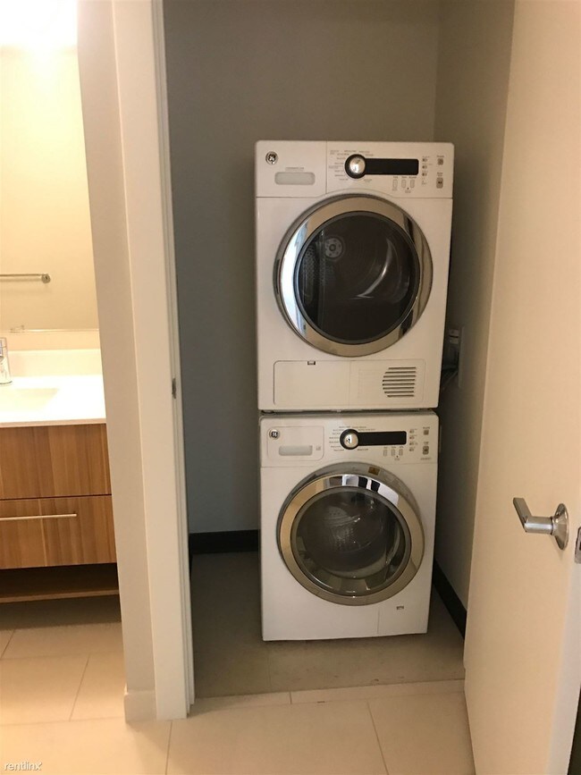 Building Photo - 2 br, 2 bath Apartment - 680 Washington St