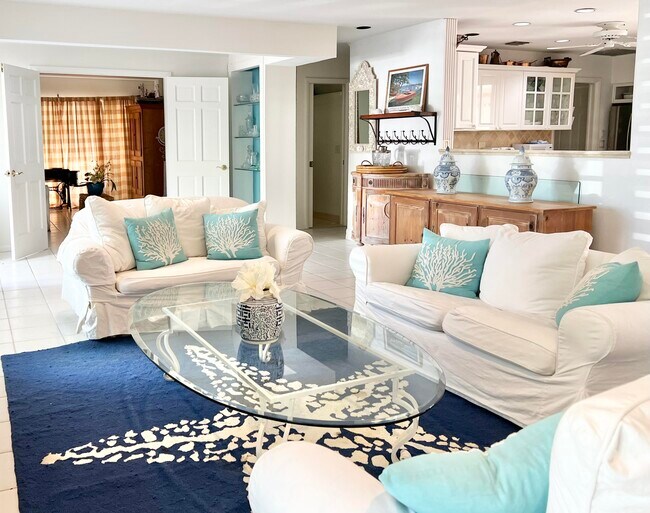 Foto del edificio - 1014 Lewis Cove