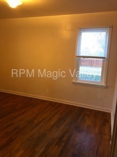 Building Photo - Cute Older House with huge yard