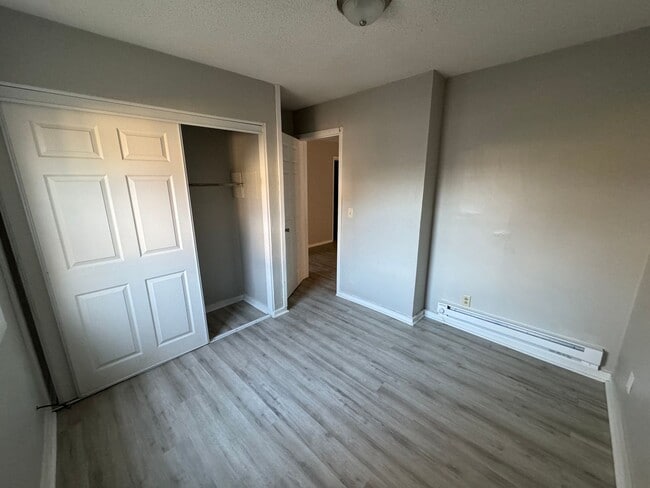 Building Photo - C-House