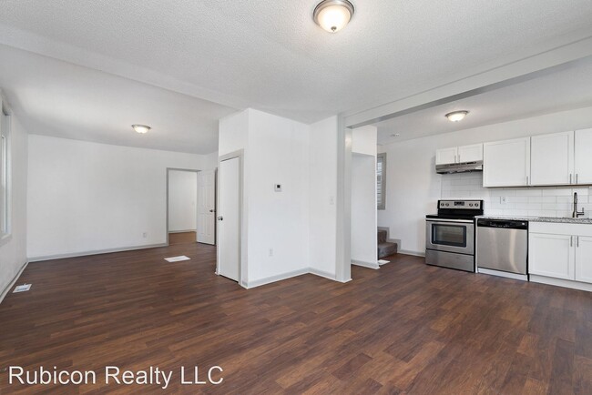 Building Photo - 3 br, 2 bath House - 858 Riverview Ave