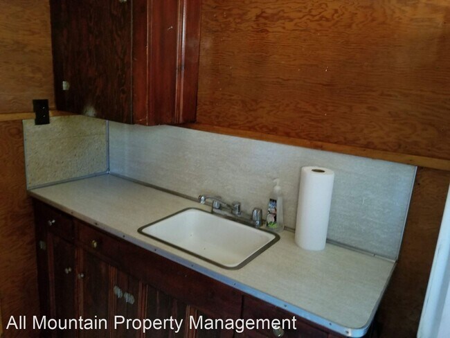 Foto del edificio - 39981 Hillcrest Dr