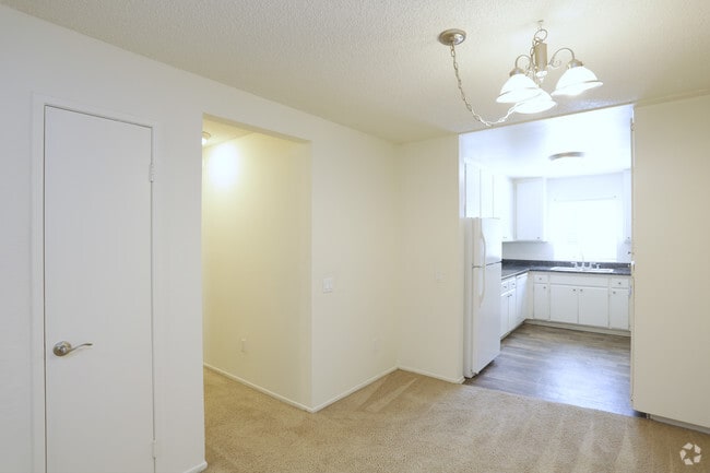 Interior Photo - Elan Village North