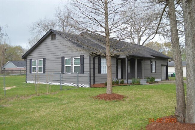 Building Photo - 1003 N Arcola St