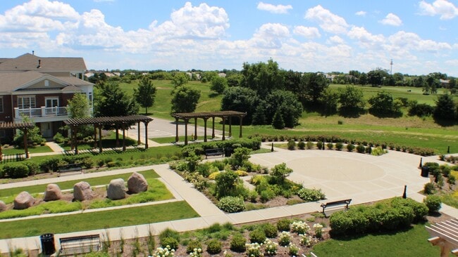Building Photo - 2701 Commons Dr