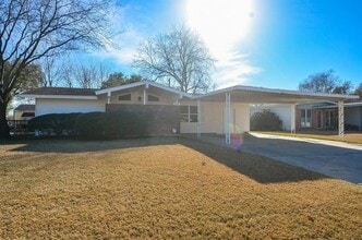 Building Photo - 6923 Cole Creek Dr