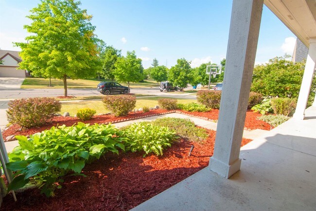 Building Photo - 5137 Blue Spruce Dr