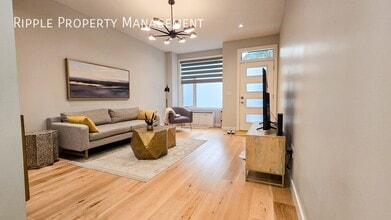 Building Photo - 408-427 Ave NE