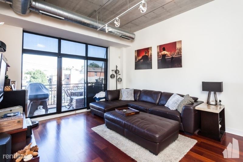 Primary Photo - 3235 N Ashland Ave