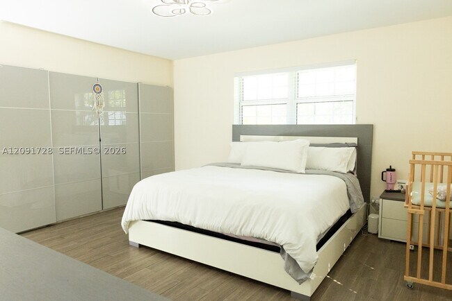 Foto del edificio - 1320 Arthur St