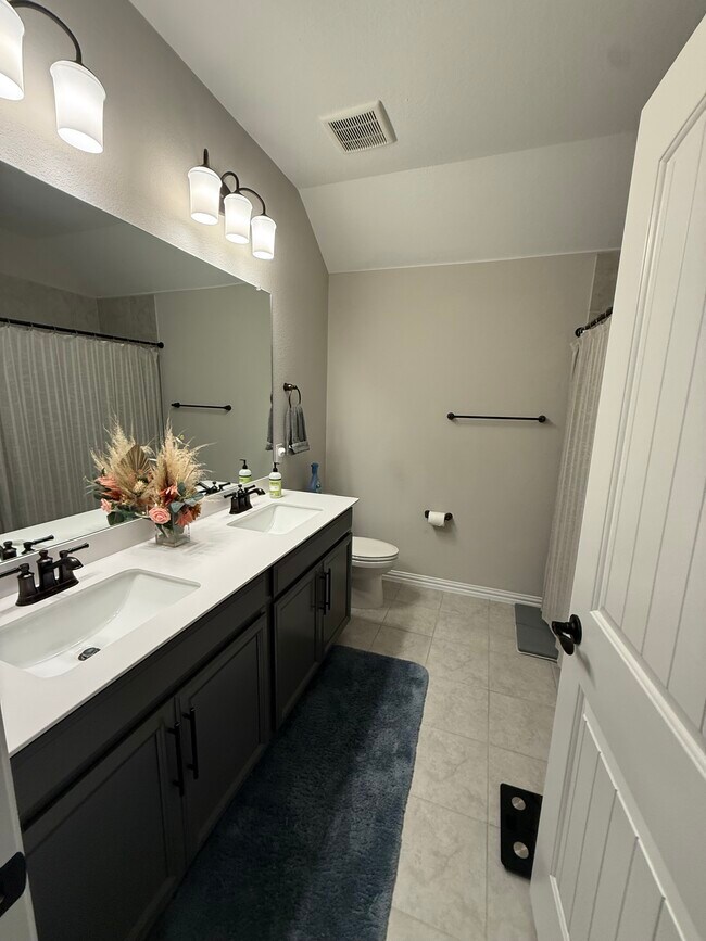 Foto del edificio - 928 Pinnacle Breeze Dr