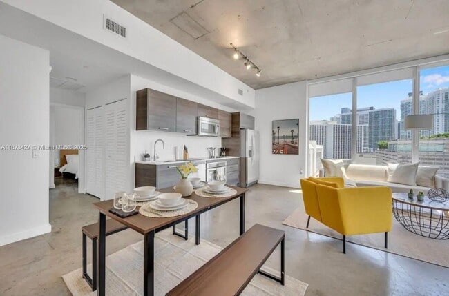 Foto del edificio - 151 SE 1st St