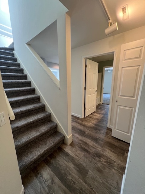 Entrada - Blueberry Hill Apartments