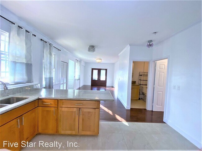 Building Photo - 3 br, 2 bath House - 719 7th Ave.