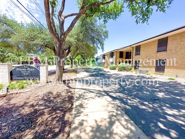 Foto del edificio - Marvin Place Apartments, Unit 207 - Cozy Upstairs 2 bedroom, 1.5 bathroom Home in Waxahachie, TX!