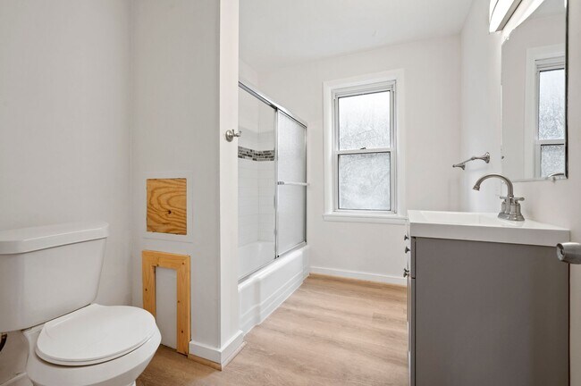 Foto del edificio - Spacious 2 Bedroom, 1 Bath Home in Sharpsb...