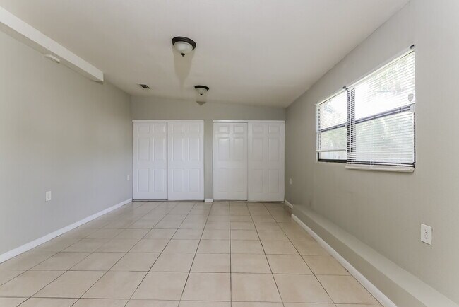 Foto del edificio - 5179 NE 15th Terrace