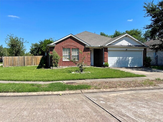 Building Photo - 2201 Land St