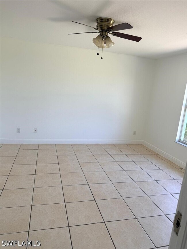 Foto del edificio - 4383 22nd Ave NE