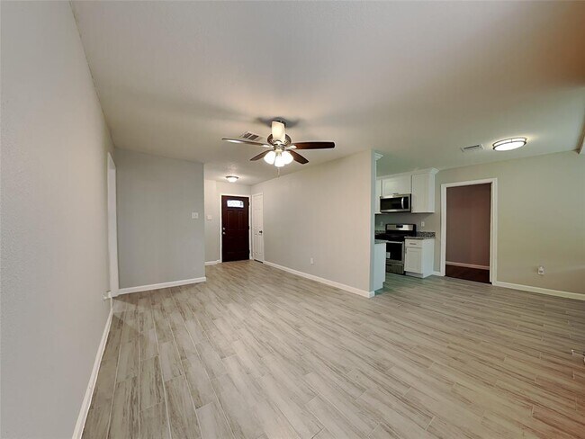 Foto del edificio - 5131 Castlecreek Ln