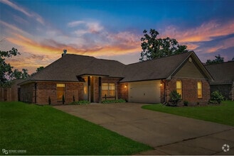 Building Photo - 204 Southern Creek Cir