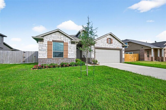 Building Photo - 206 White Wing Ln
