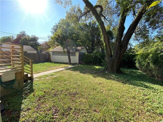 Foto del edificio - 4518 Rosedale Ave