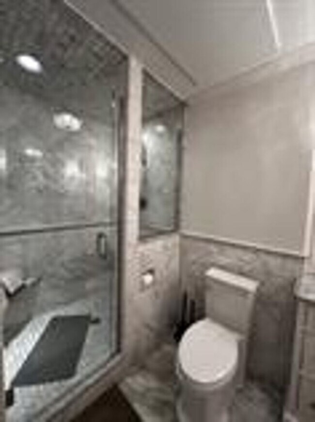 Foto del edificio - Beautiful Fifteenth floor Furnished one Bedroom with Views