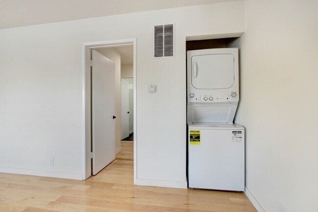 Building Photo - 5077 Lemon Grove Ave