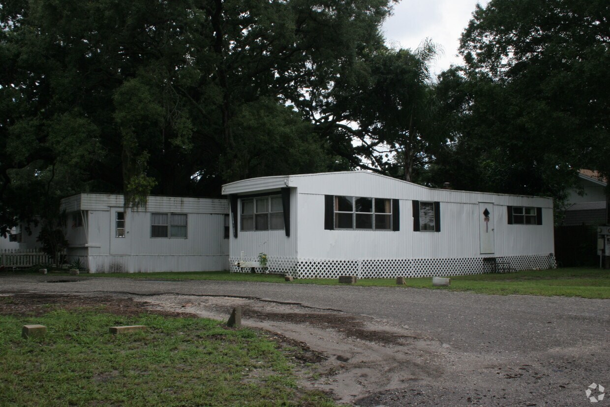 Primary Photo - 3101 W Hillsborough Ave
