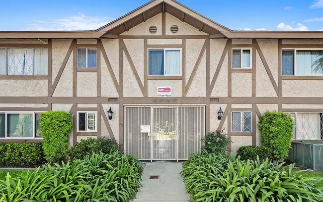 Foto del edificio - Welcome to this charming, spacious 1-bedro...