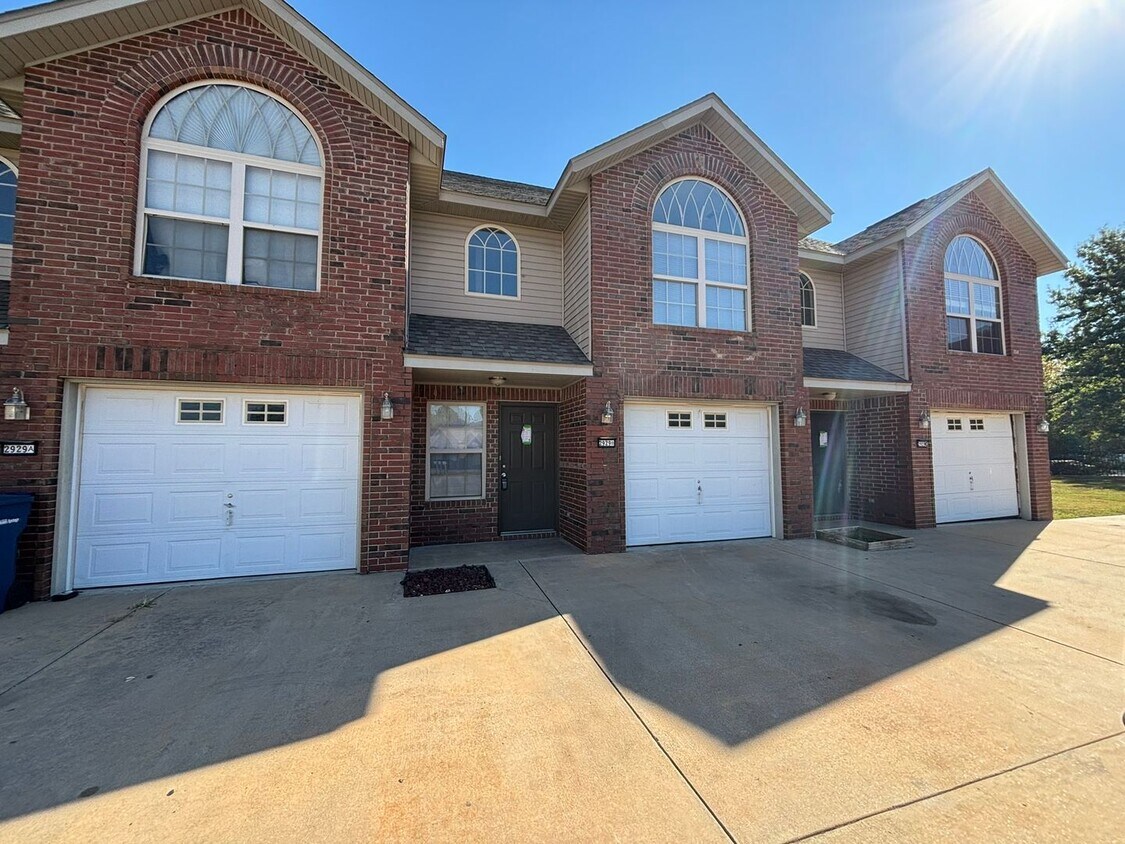 Foto principal - 2929 Meridian Pl