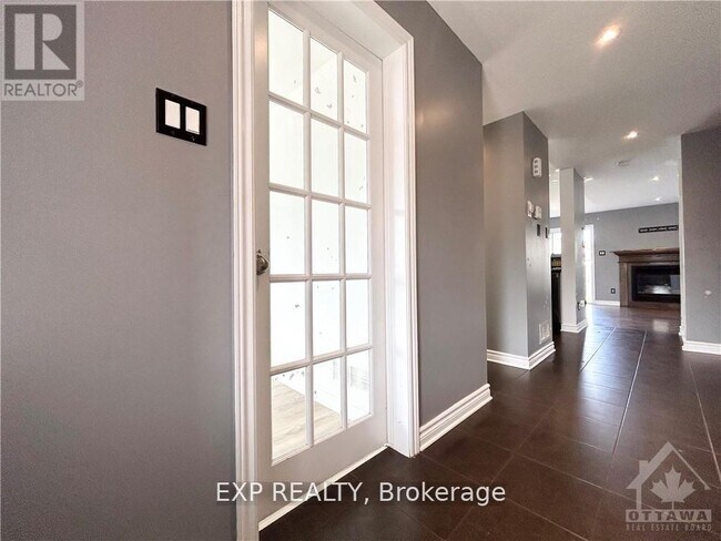 Building Photo - 649 Clearbrook Dr