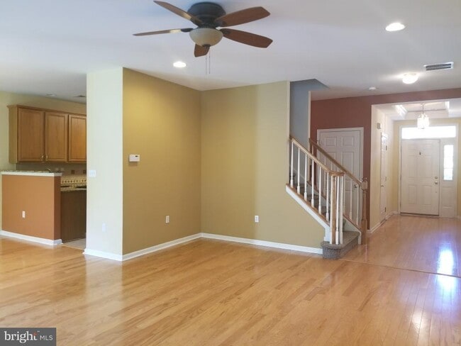 Building Photo - 203 Brinley Dr