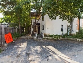 Building Photo - 2823 San Pedro St