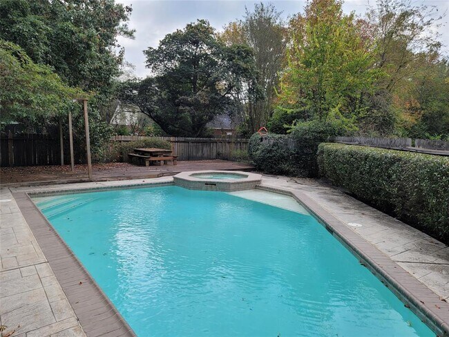 Building Photo - 16503 Champions Cove Ct